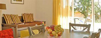 Madame Vacances - Residence Du Golf D'Armagnac Eauze エクステリア 写真