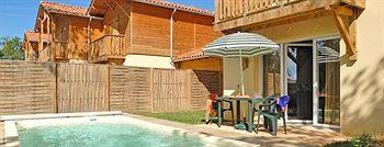 Madame Vacances - Residence Du Golf D'Armagnac Eauze エクステリア 写真