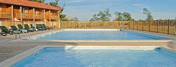 Madame Vacances - Residence Du Golf D'Armagnac Eauze エクステリア 写真