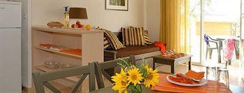 Madame Vacances - Residence Du Golf D'Armagnac Eauze エクステリア 写真