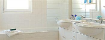 Madame Vacances - Residence Du Golf D'Armagnac Eauze エクステリア 写真