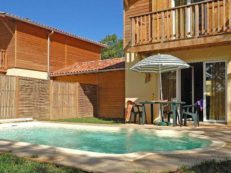 Madame Vacances - Residence Du Golf D'Armagnac Eauze エクステリア 写真